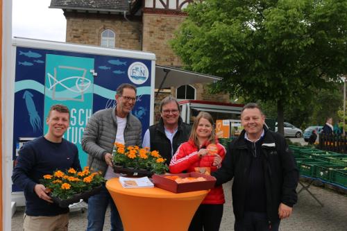 Alexander Albrecht und die FWG auf dem Freitagsmarkt in Bad-Bodendorf